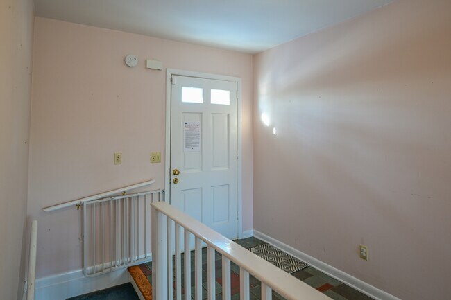 Foto del edificio - 33 Longview Heights Rd