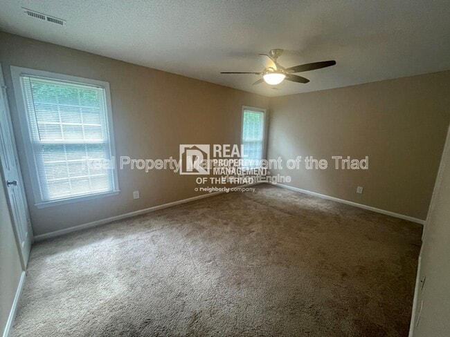Building Photo - 4005 Sassafras Ct