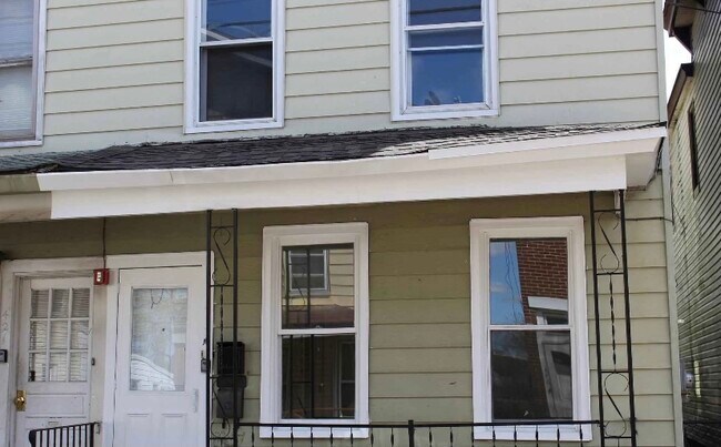 Front - 423 Lawrence St