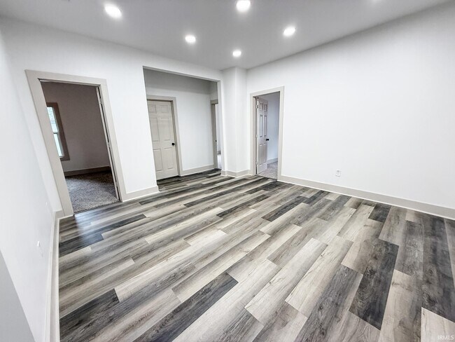 Foto del edificio - 411 W Park Ave
