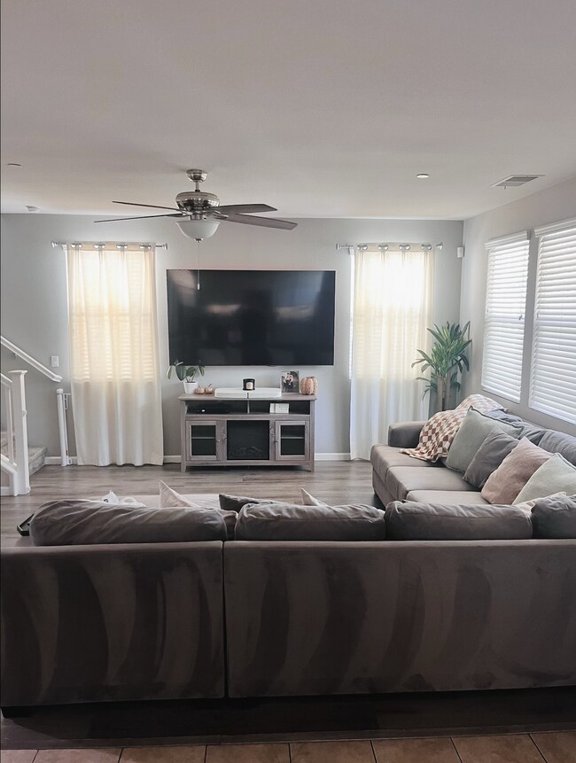 Foto del edificio - 337 MacArthur Way