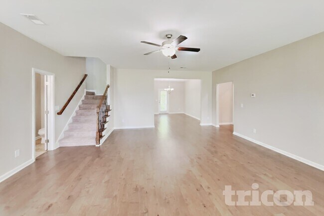 Foto del edificio - 925 Beverly Ct