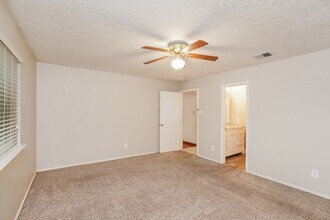 Building Photo - 11731 Yearling Dr