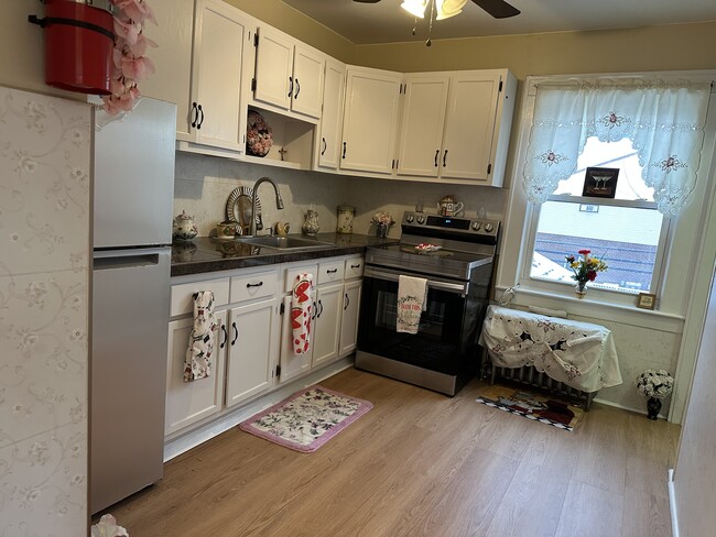 Building Photo - 269 N 1st Ave