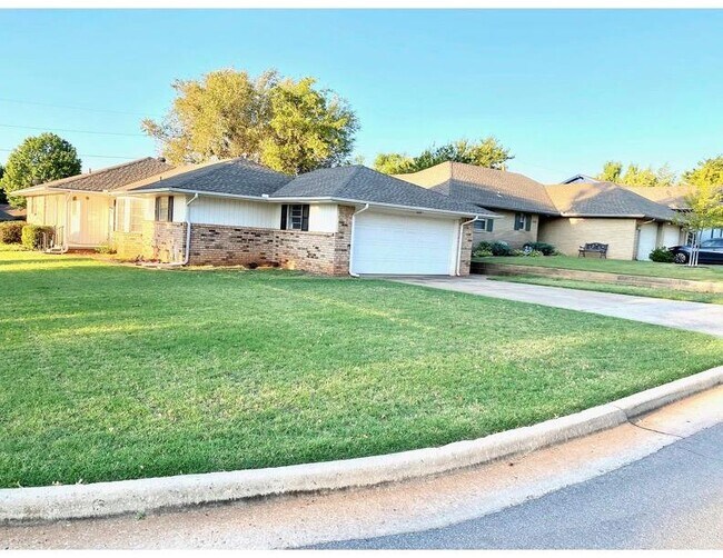 Foto del edificio - 2401 NW 43rd Cir