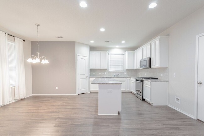 Foto del edificio - 632 Reinhardt Blvd