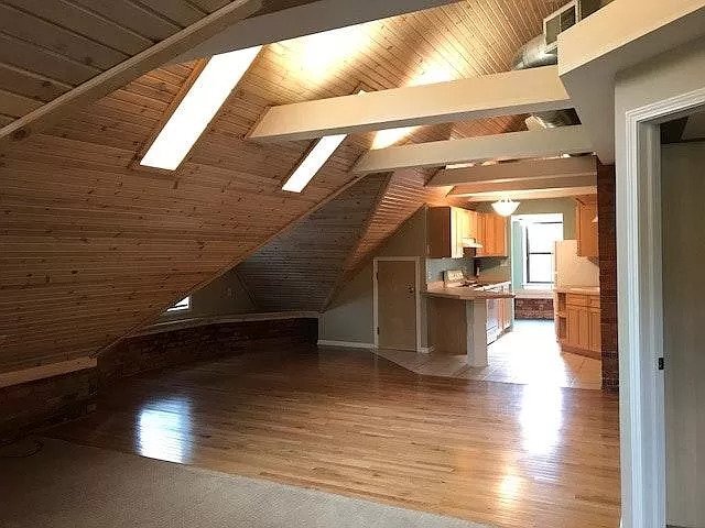 Foto principal - 218 Woodward Ave
