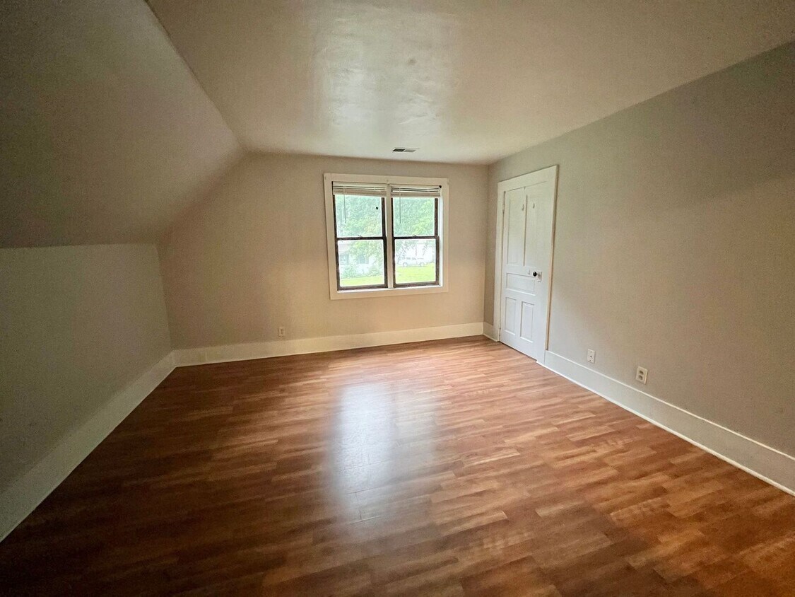 Foto principal - 605 N State St
