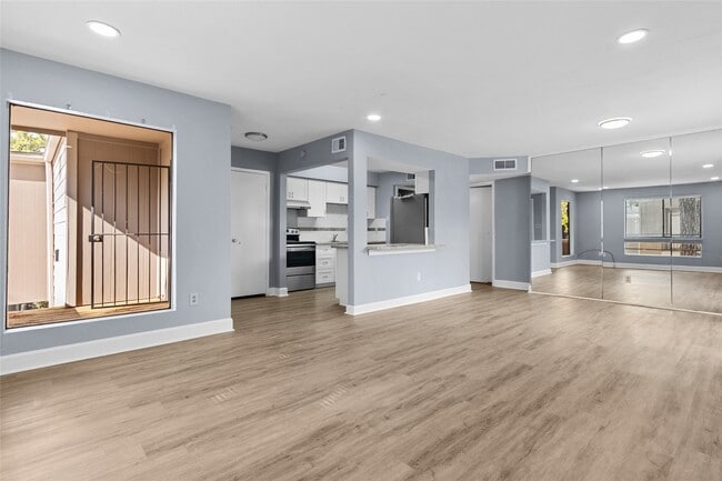 Foto del edificio - 17202 Imperial Valley Dr