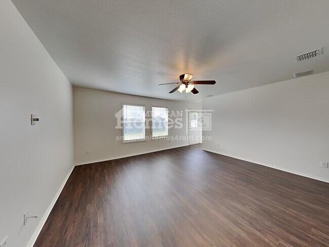 Building Photo - 1101 Eagle Claw Dr