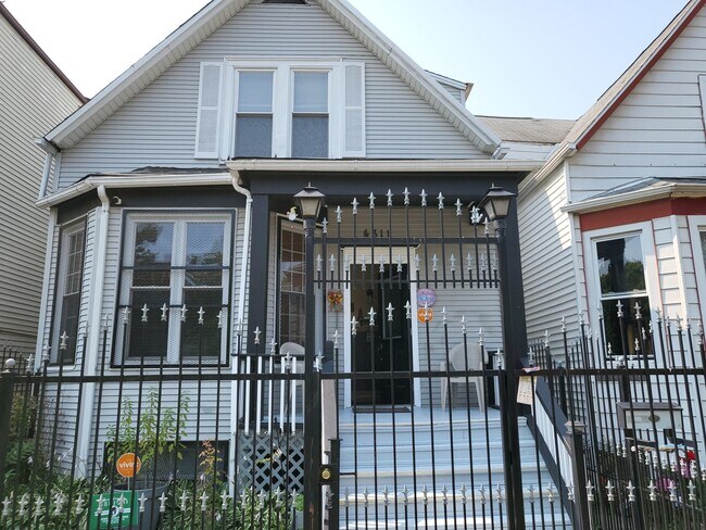 Building Photo - 4311 W Hirsch St