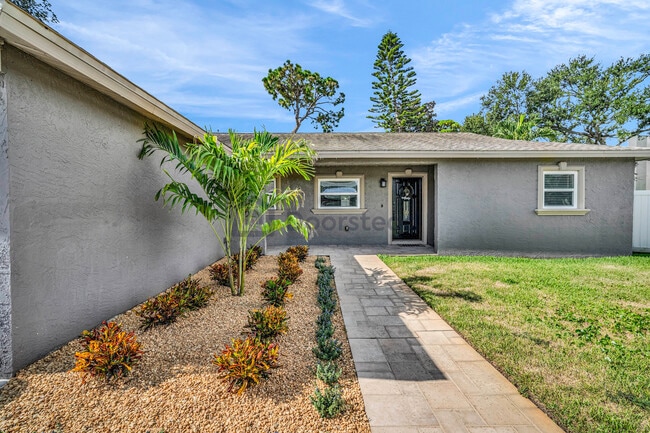Building Photo - 7892 Sundown Dr