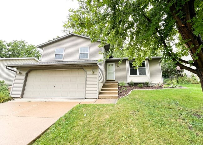 Building Photo - 2820 Warner Ln