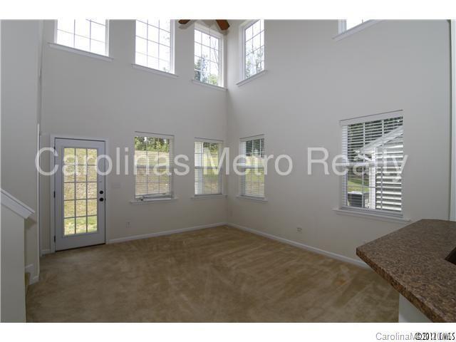 Building Photo - 5111 Abercromby St