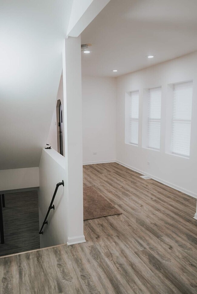 Foto del edificio - 1727 E 84th St
