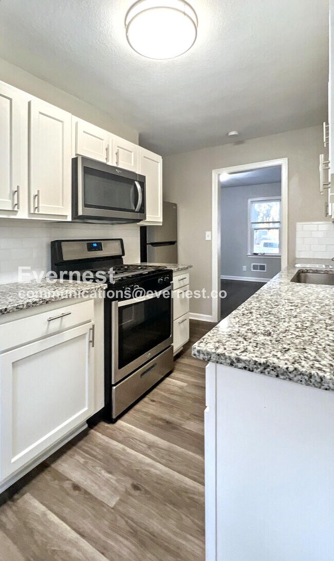 Foto del edificio - 9611 E 33rd St S