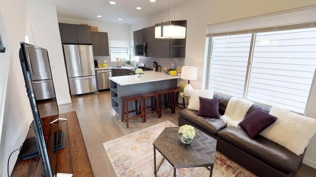 Photo - 2008 NW 59th St Townhome