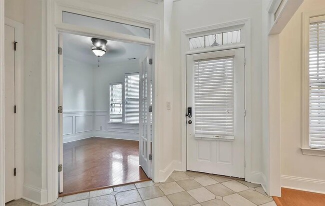 Foto del edificio - 88 Camden Village Dr