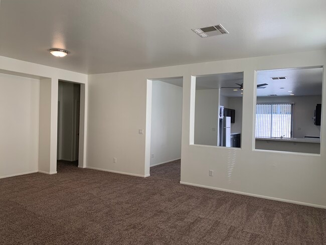Foto del edificio - 4320 Desert Park Ave