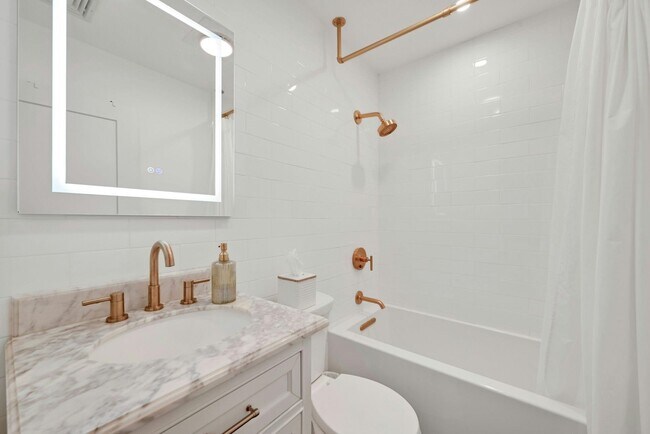 Foto del edificio - 1015 Grand St