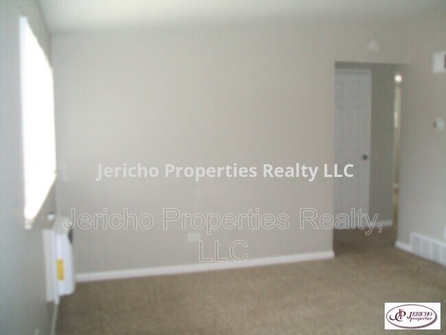 Building Photo - 2567 Jellison St