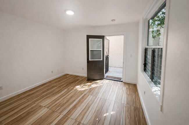 Foto del edificio - 202 Bicknell Ave