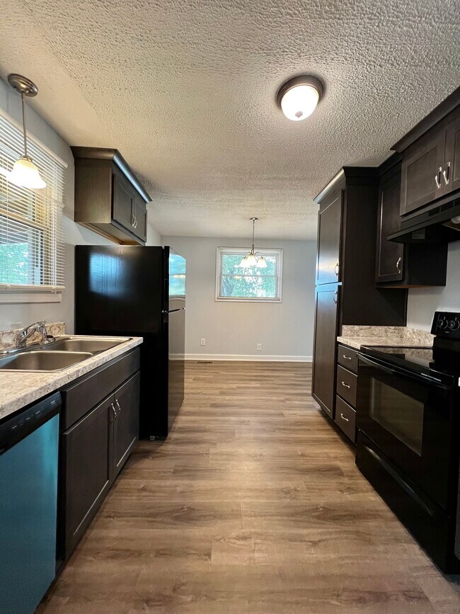 Building Photo - 206 Orleans Dr