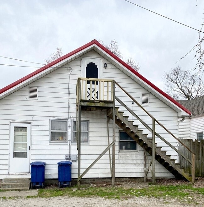 Building Photo - 317 East Washington St