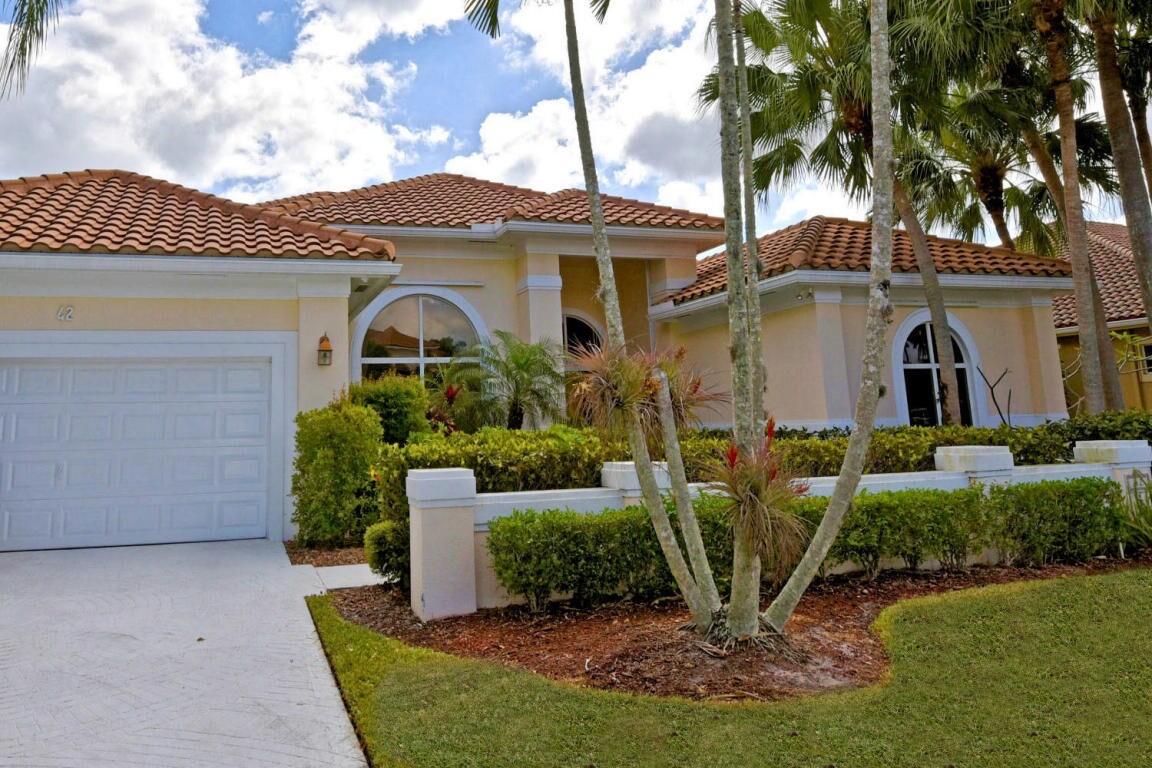 Primary Photo - 42 Cayman Pl