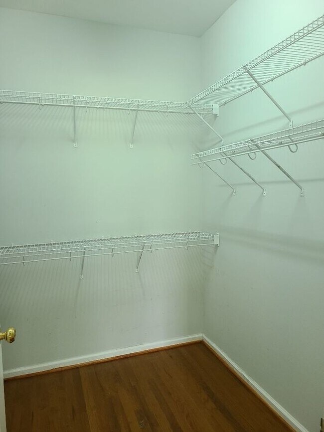 Building Photo - 5355 Sahalee Way