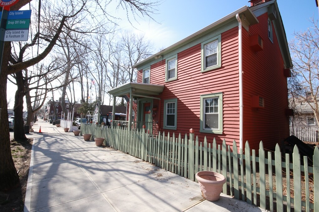 City Island Mixed use property Apartments in Bronx, NY