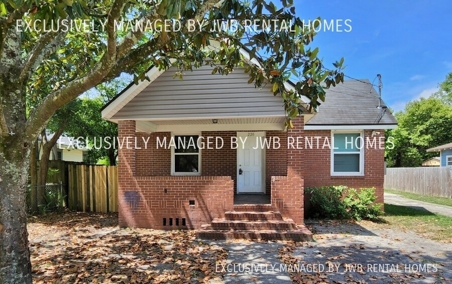 Primary Photo - 220 Mulberry St