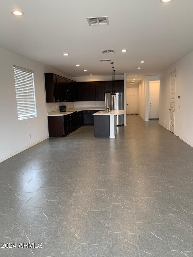 Building Photo - 345 E Caribbean Dr