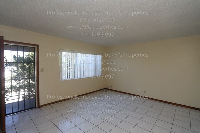 Foto del edificio - 830 E Anaheim St