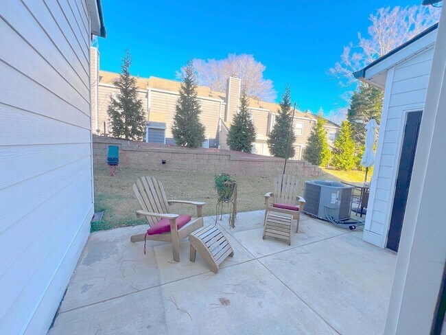 Foto del edificio - 6800 Milligan Way