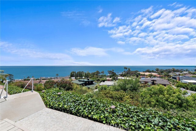 Foto del edificio - 21692 Ocean Vista Dr