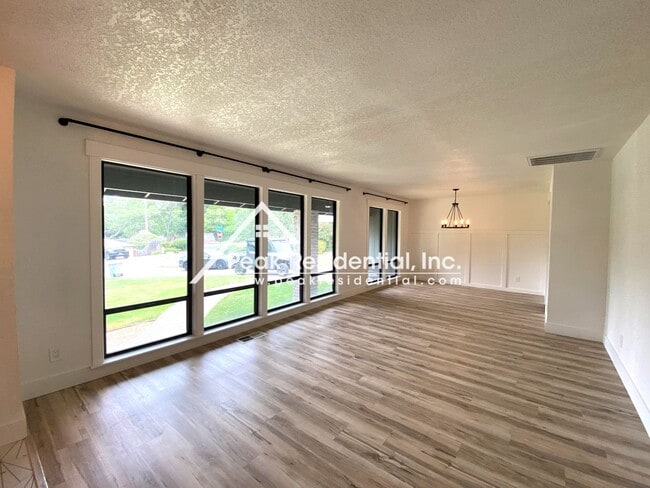 Building Photo - Beautifully Updated 4bd/2.5ba Folsom Home ...