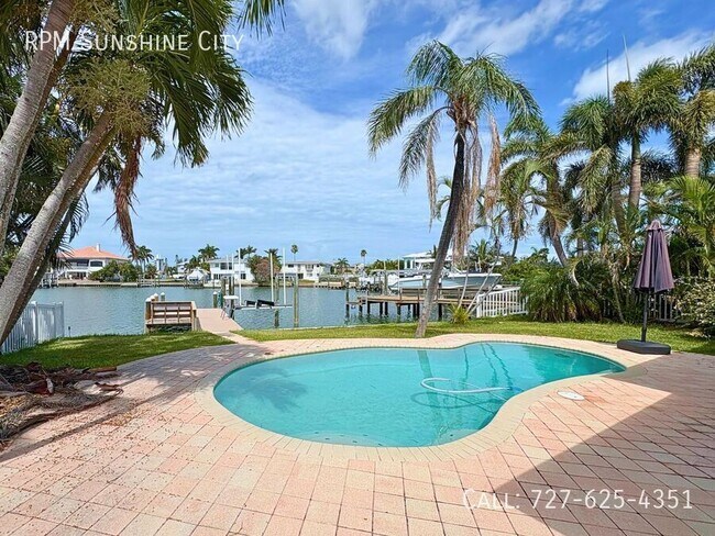 Foto del edificio - 10128 Yacht Club Dr