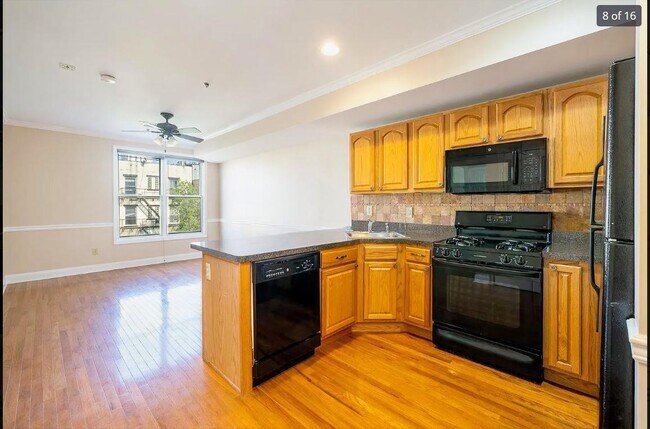 Foto del edificio - 725 Jefferson St
