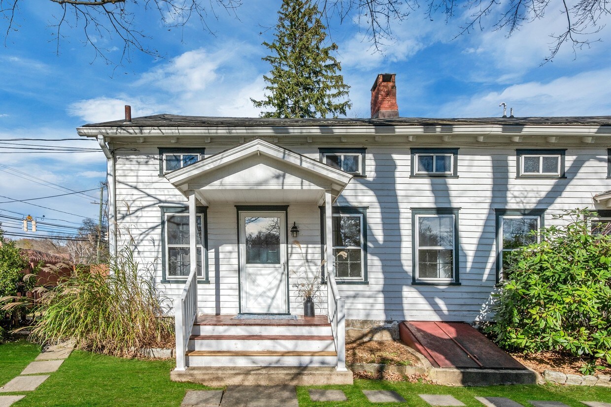Foto principal - 761 Stillwater Rd