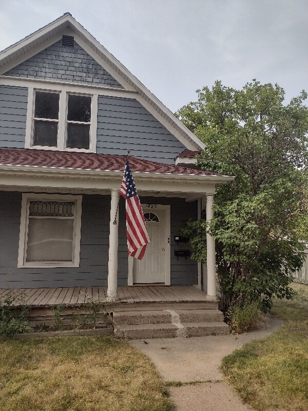 Building Photo - 1425 6th Ave N