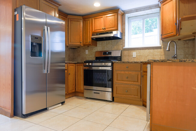 1 Bed 1 Bath - 135 Farnham Ave