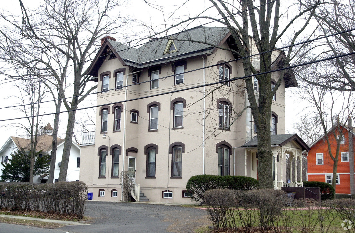 Building Photo - 70 Washington Ave