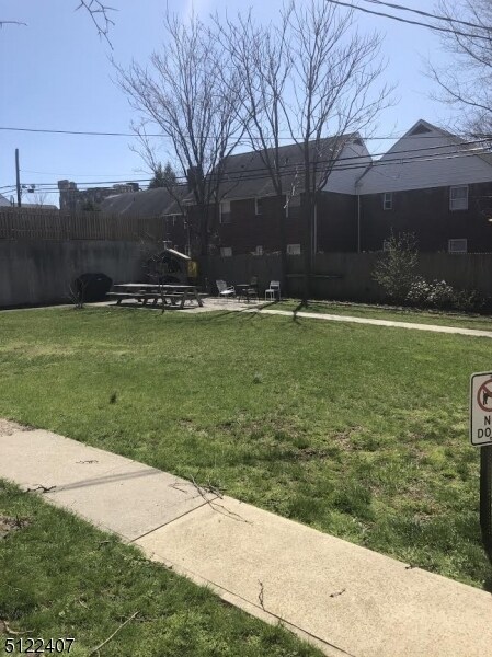 Building Photo - 1472 Terrace Cir