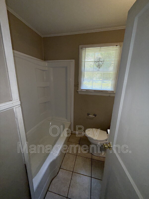 Foto del edificio - 5175 Brentwood Ln