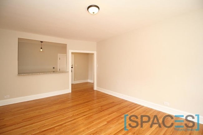 Building Photo - 4818 N Oakley Ave