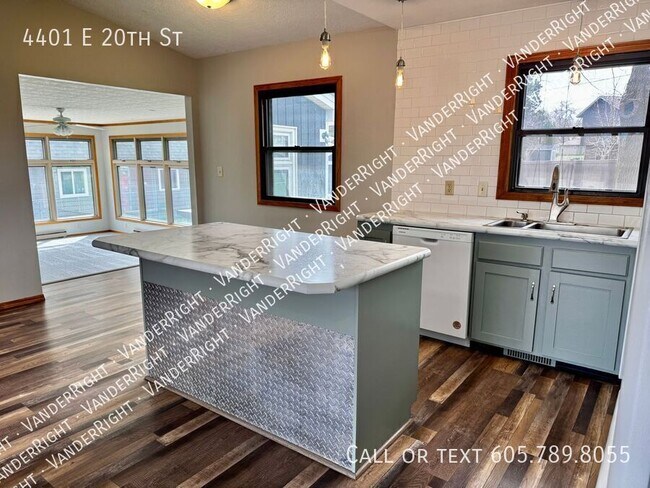 Foto del edificio - 4401 E 20th St