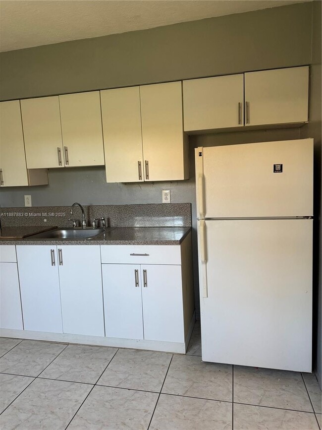 Foto del edificio - 6027 SW 36th Ct