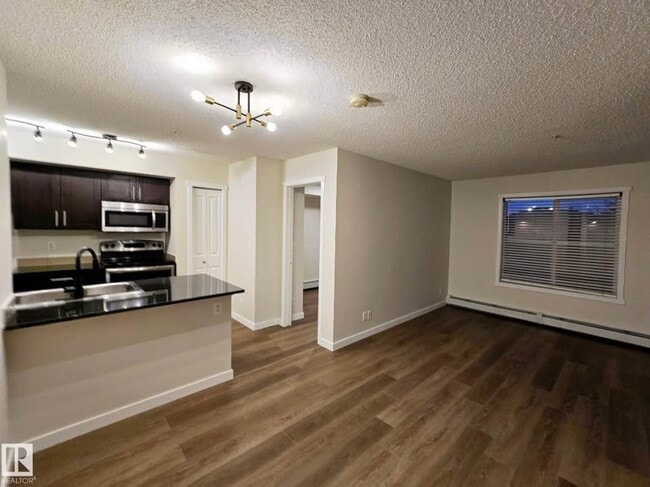 Building Photo - 122