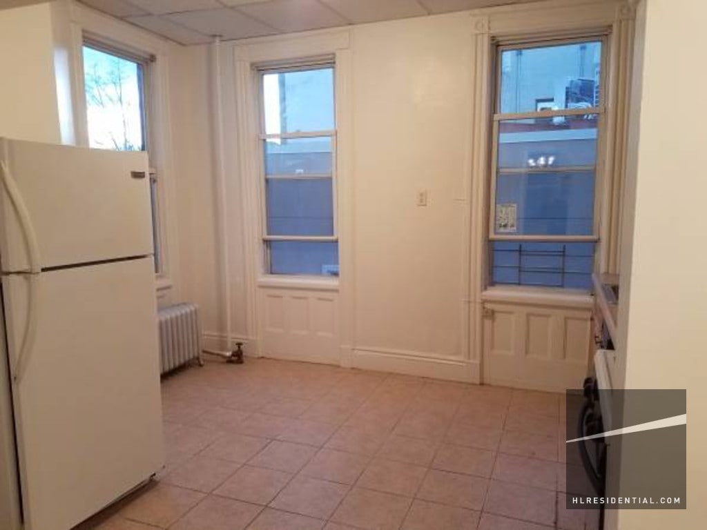 Primary Photo - 61 Mackay Pl